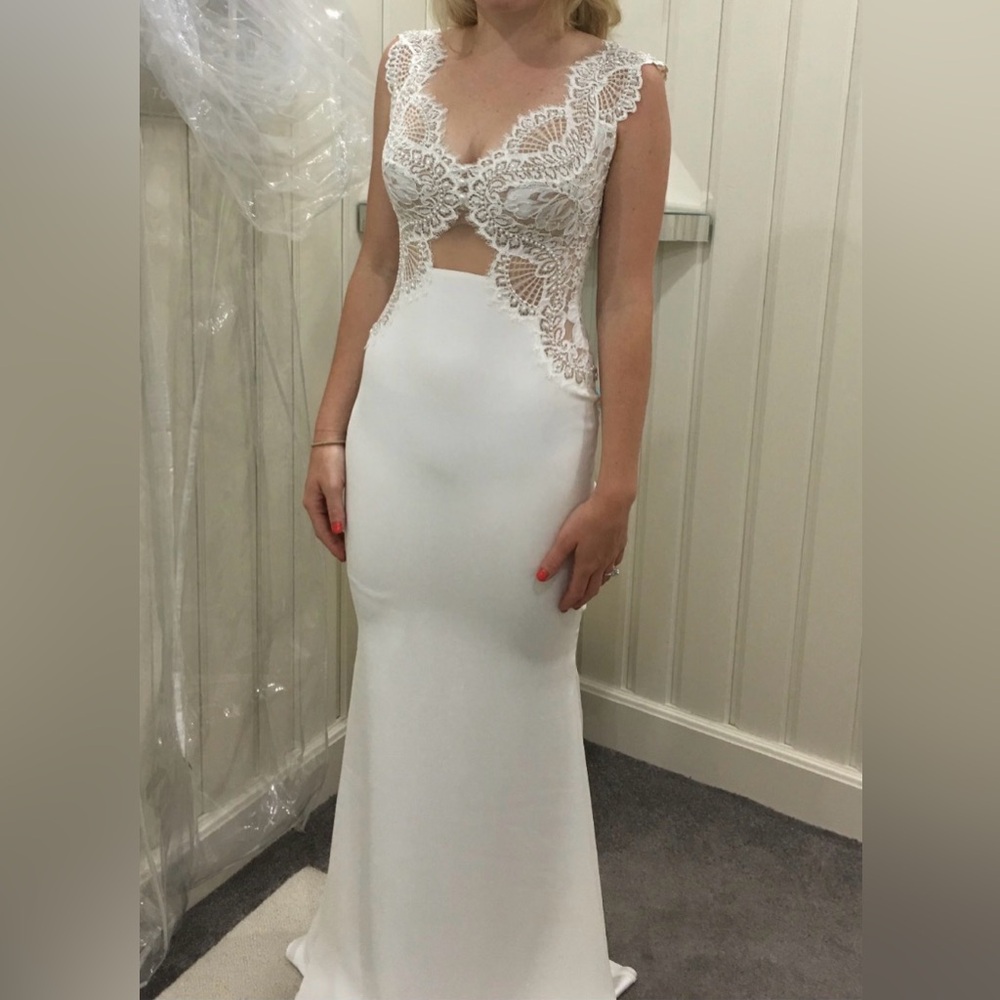 Elegant Lace Wedding Dress